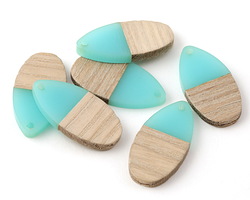Wood & Sea Green Resin Teardrop Focal 16x31mm