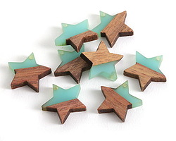 Walnut Wood & Sea Green Resin Star Focal 18mm