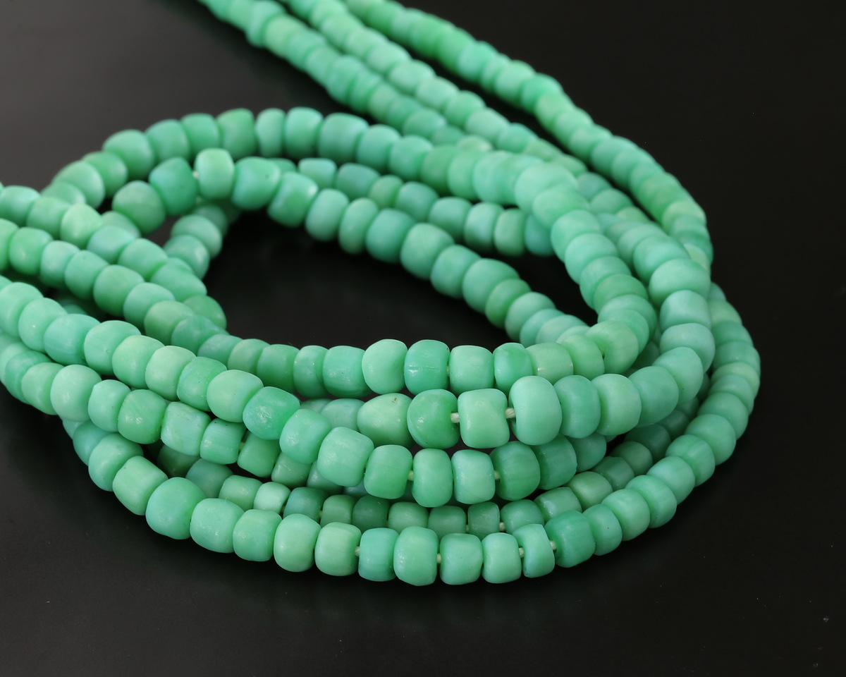 Java Glass Emerald Green Graduated Gooseberry Beads 3-6x4-6mm