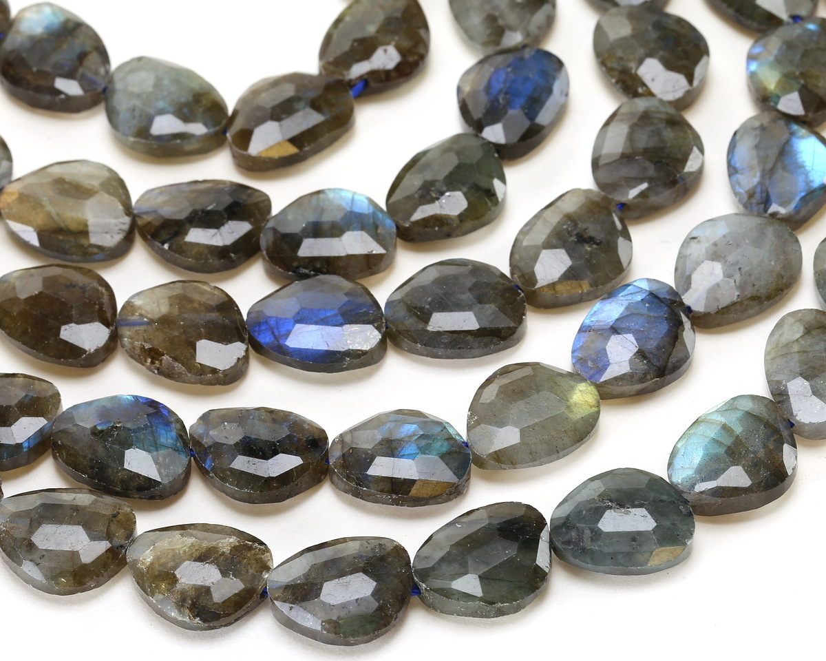 Labradorite Microfaceted Puff Pear 13x16mm